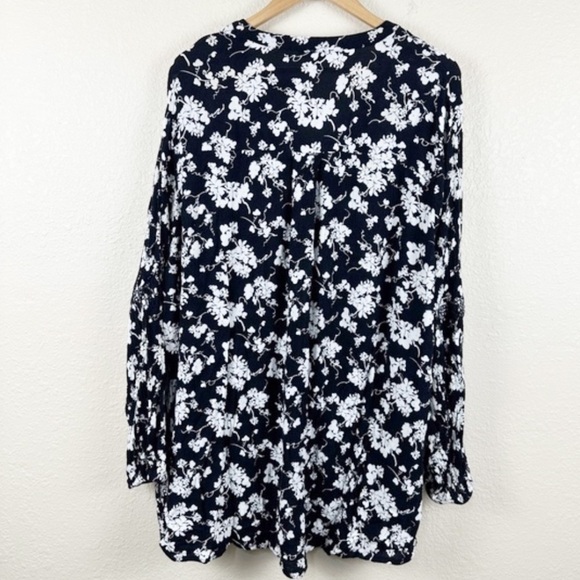 Lane Bryant Black and White Floral Print Tunic Top Size 26/28 Women - Picture 6 of 11